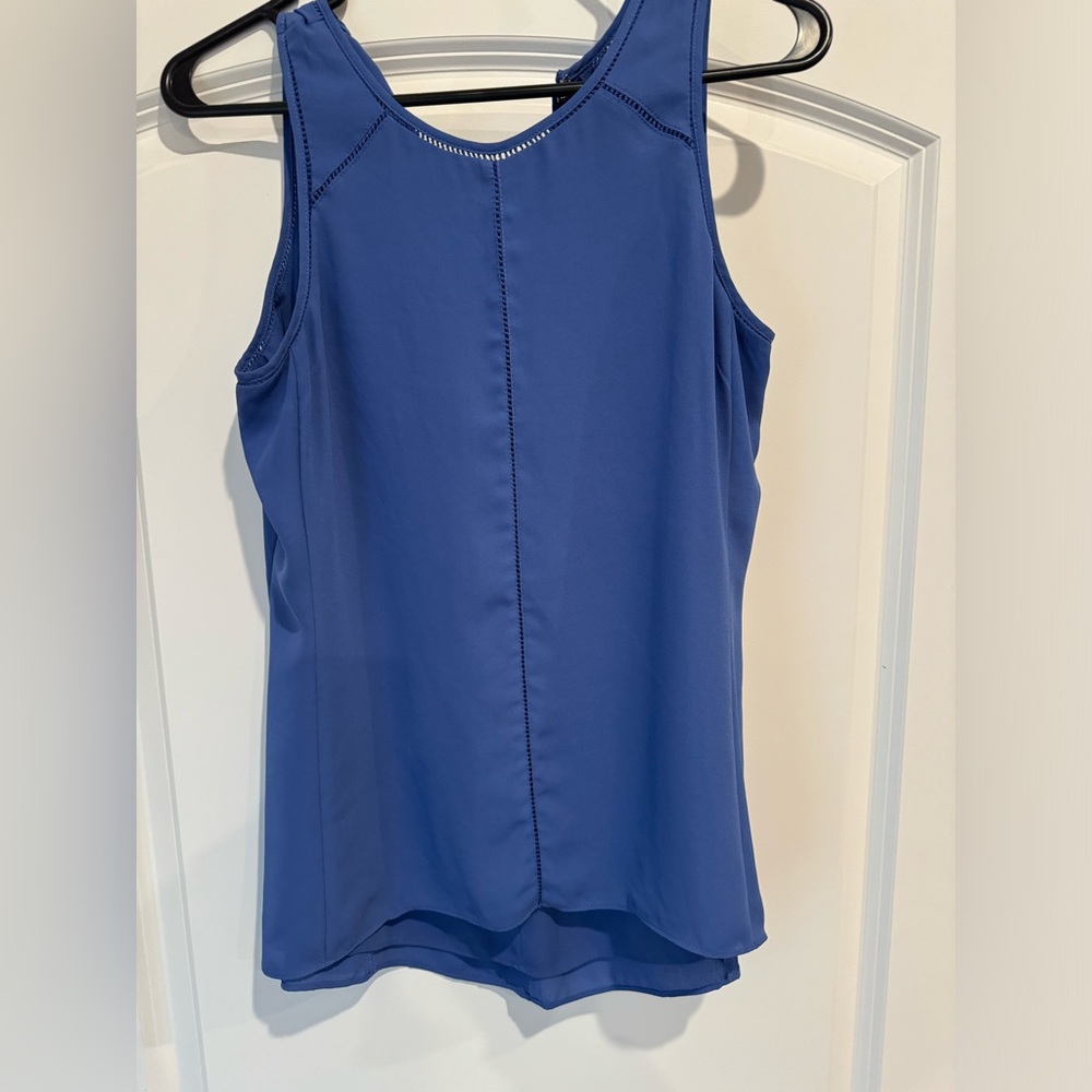 White House Black Market - XS - Sleeveless blue blouse